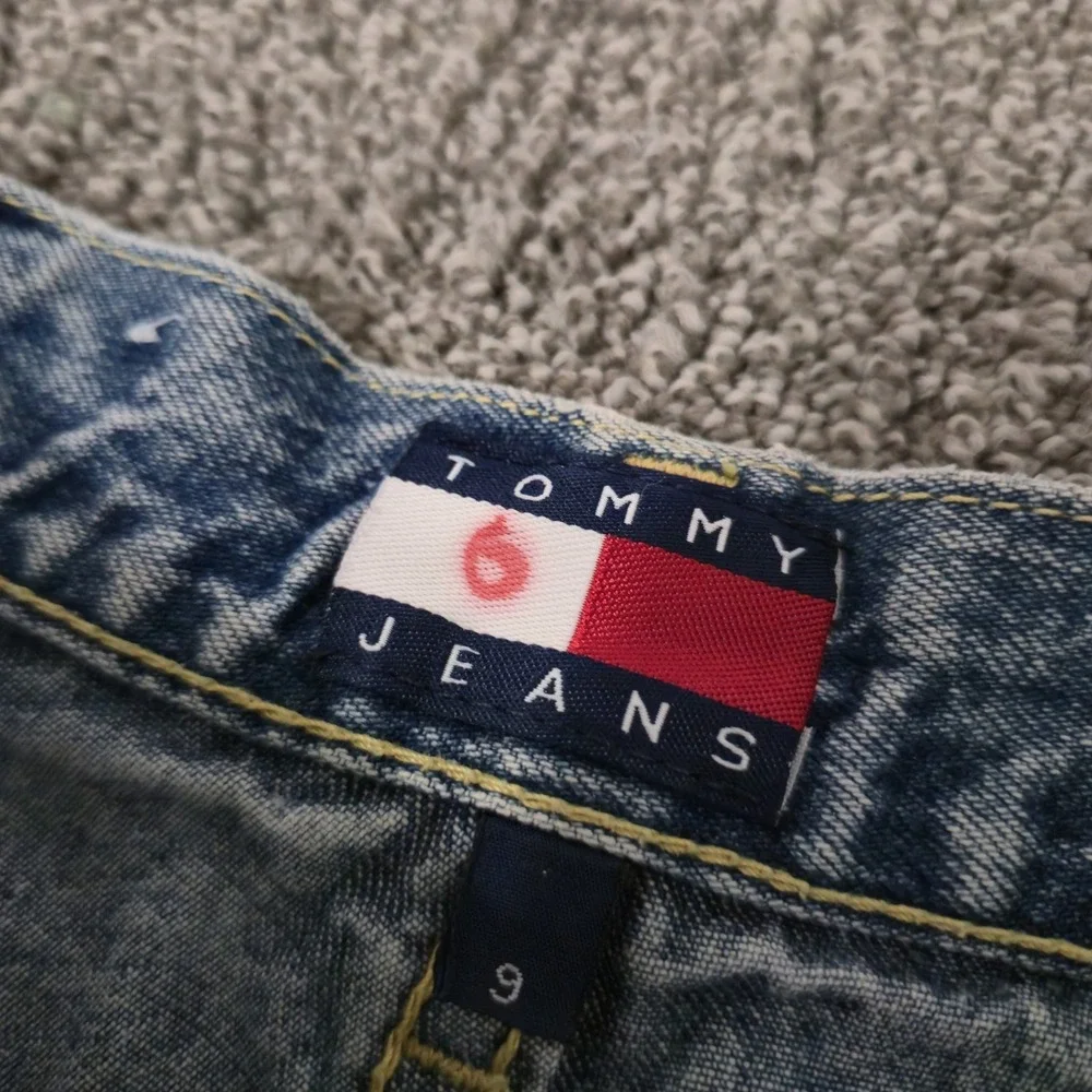 Vintage Tommy Hilfiger Skater Jeans Big Flag Size 9 Blue Denim Wide Leg Y2K - Picture 7 of 10